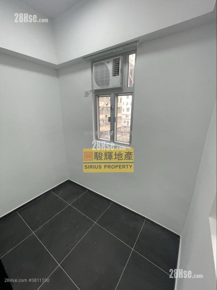 龍飛大廈 租盤 180 平方呎