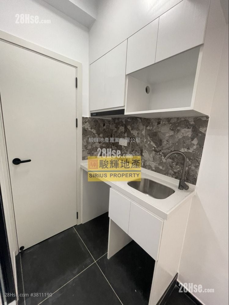 龍飛大廈 租盤 180 平方呎