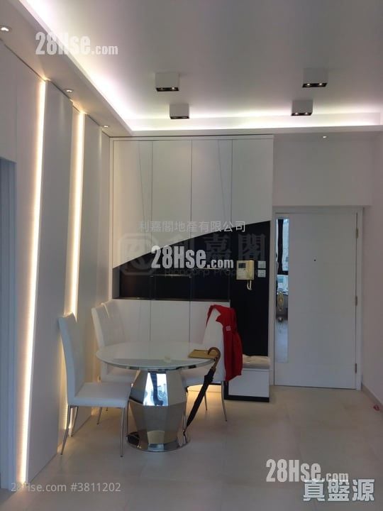 凱旋門 售盤 3 房 , 2 浴室 791 平方呎