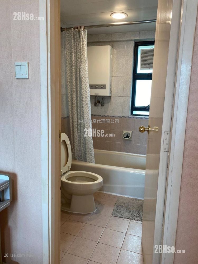 浴室: 恆麗園 售盤 3 房 , 2 浴室 680 平方呎