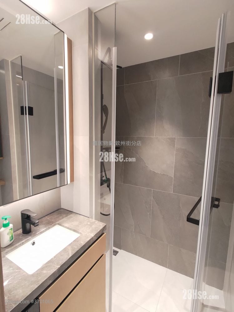 Uptify Sell Studio , 1 Bathroom 172 ft²