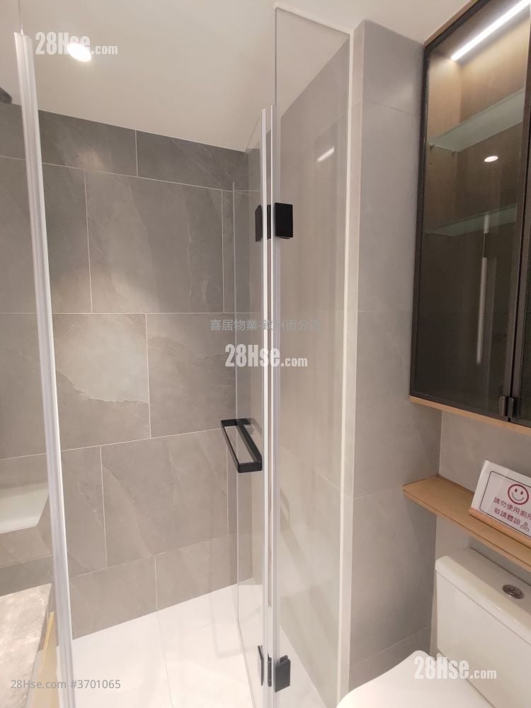 Uptify Sell Studio , 1 Bathroom 172 ft²