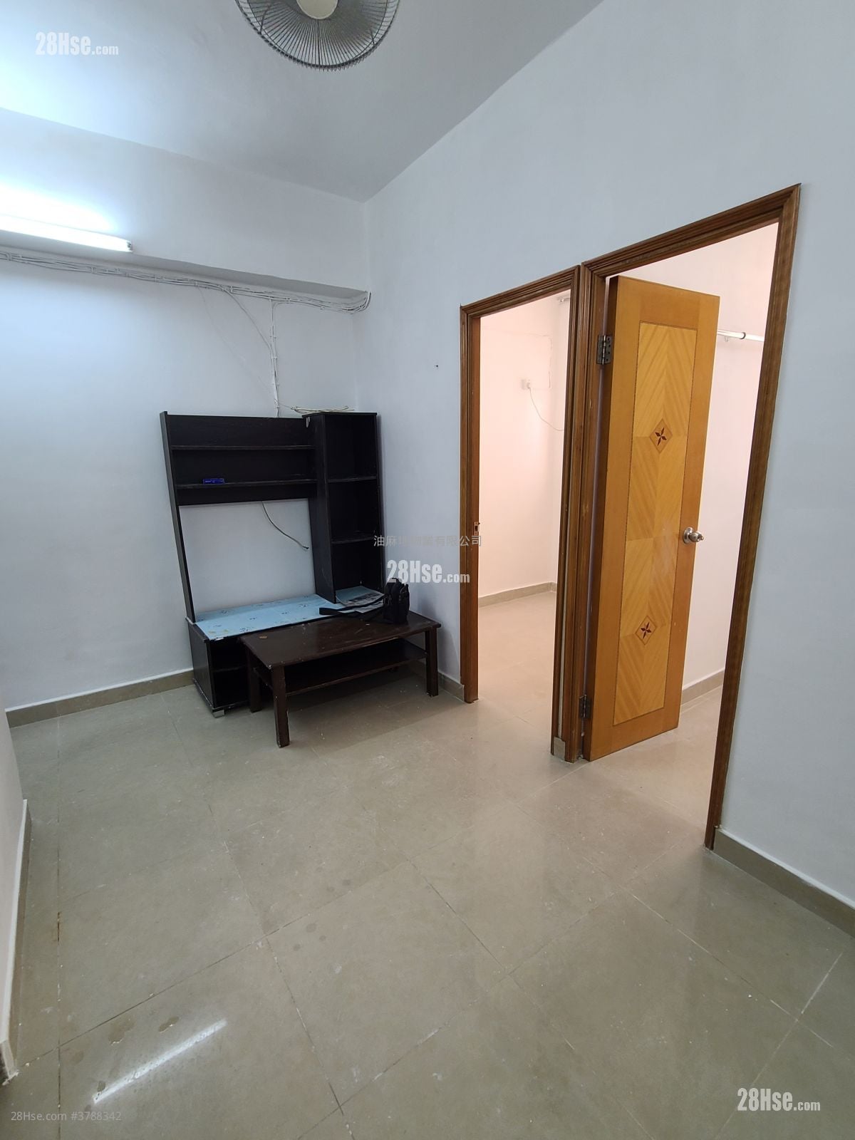 唐楼 售盘 2 房 , 1 浴室 328 平方尺