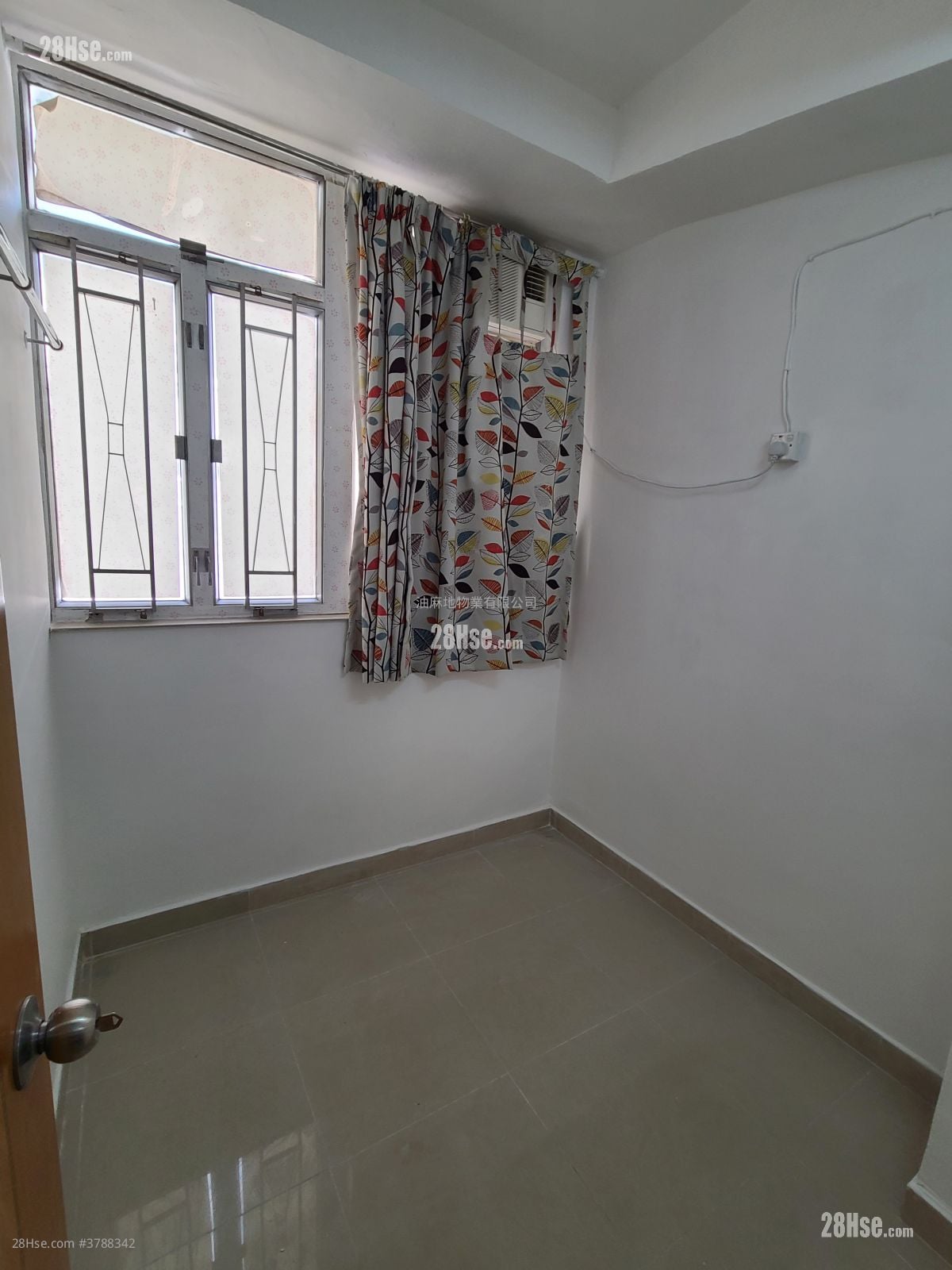 唐楼 售盘 2 房 , 1 浴室 328 平方尺