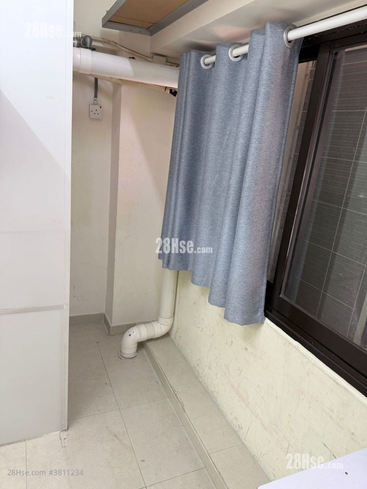 Len Fat Mansion Rental 1 Toilet 400 ft²