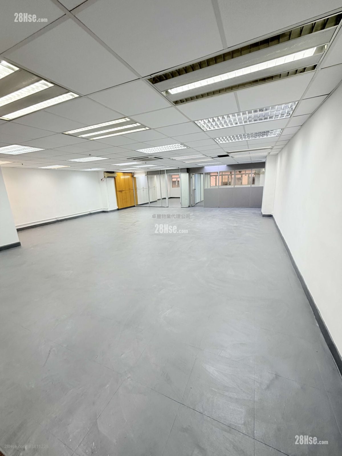 香港工業中心 租盤 2 房 , 2 廁所 2,050 平方呎