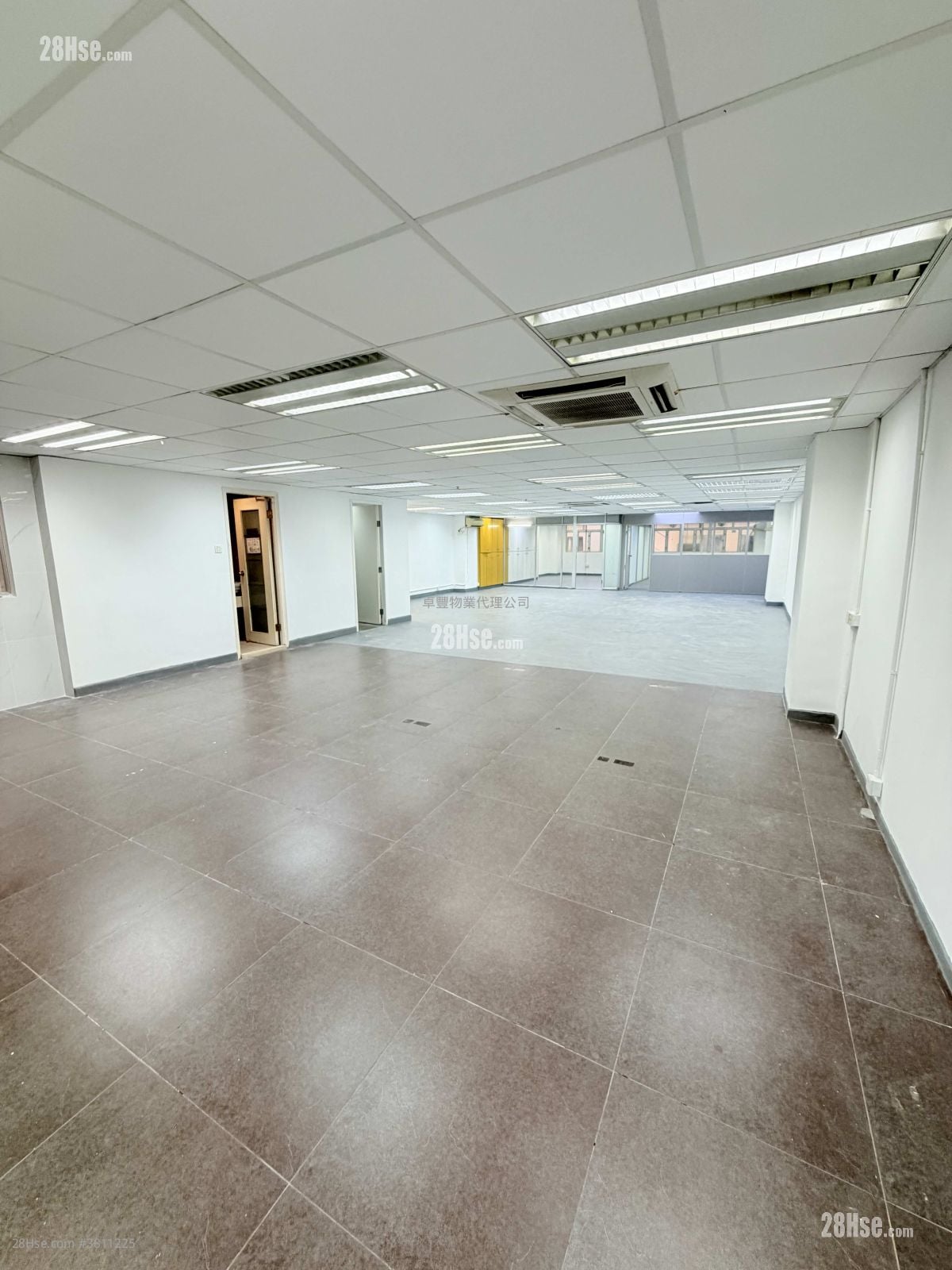 香港工業中心 租盤 2 房 , 2 廁所 2,050 平方呎