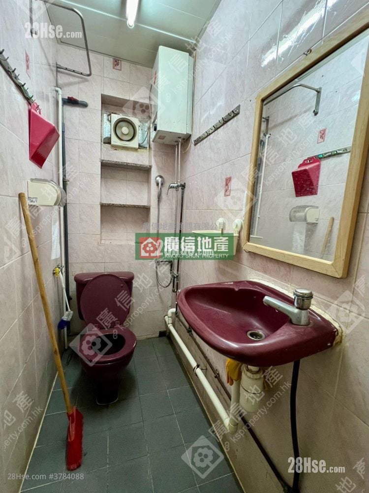 Chung Hing Building Rental 1 Bedroom , 1 Bathroom 372 ft²