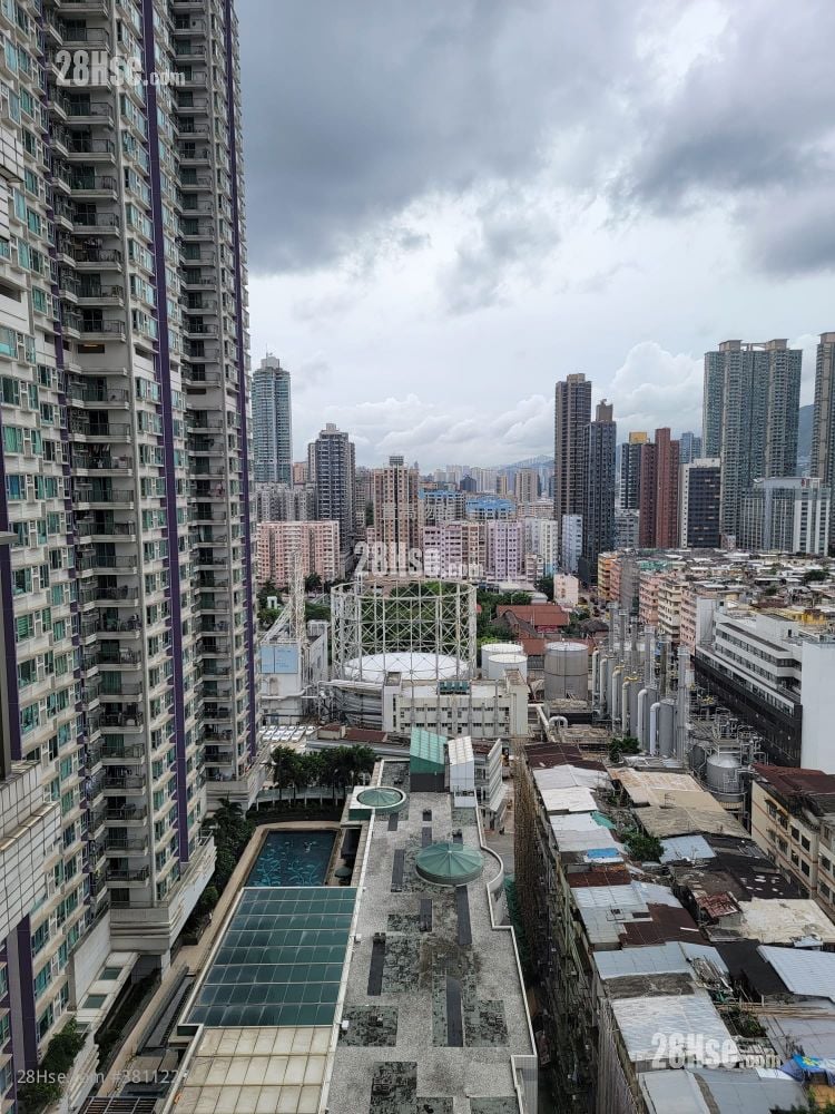 Grand Waterfront Rental 2 Bedrooms , 1 Bathroom 385 ft²