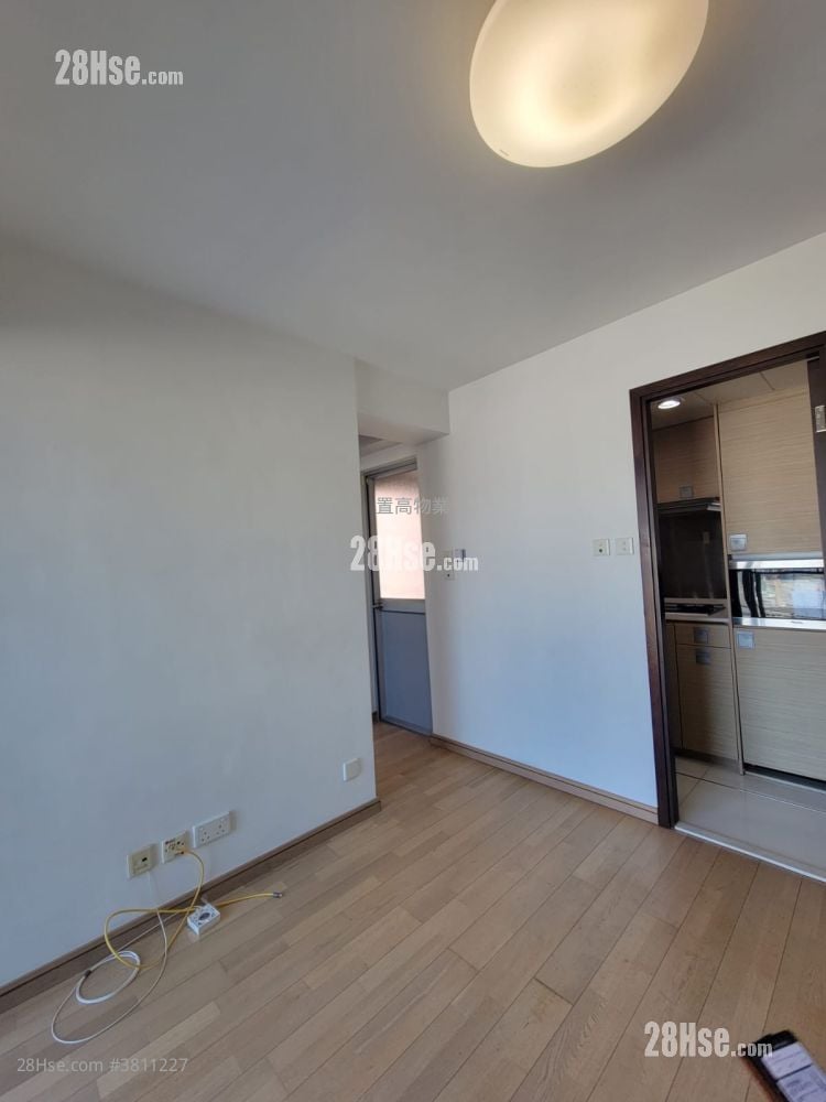 Grand Waterfront Rental 2 Bedrooms , 1 Bathroom 385 ft²