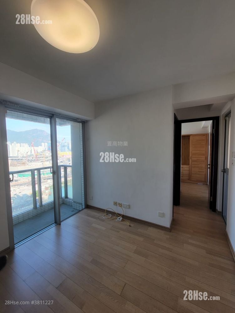 Grand Waterfront Rental 2 Bedrooms , 1 Bathroom 385 ft²