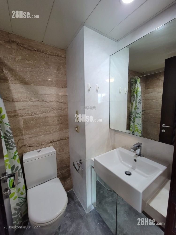 Grand Waterfront Rental 2 Bedrooms , 1 Bathroom 385 ft²