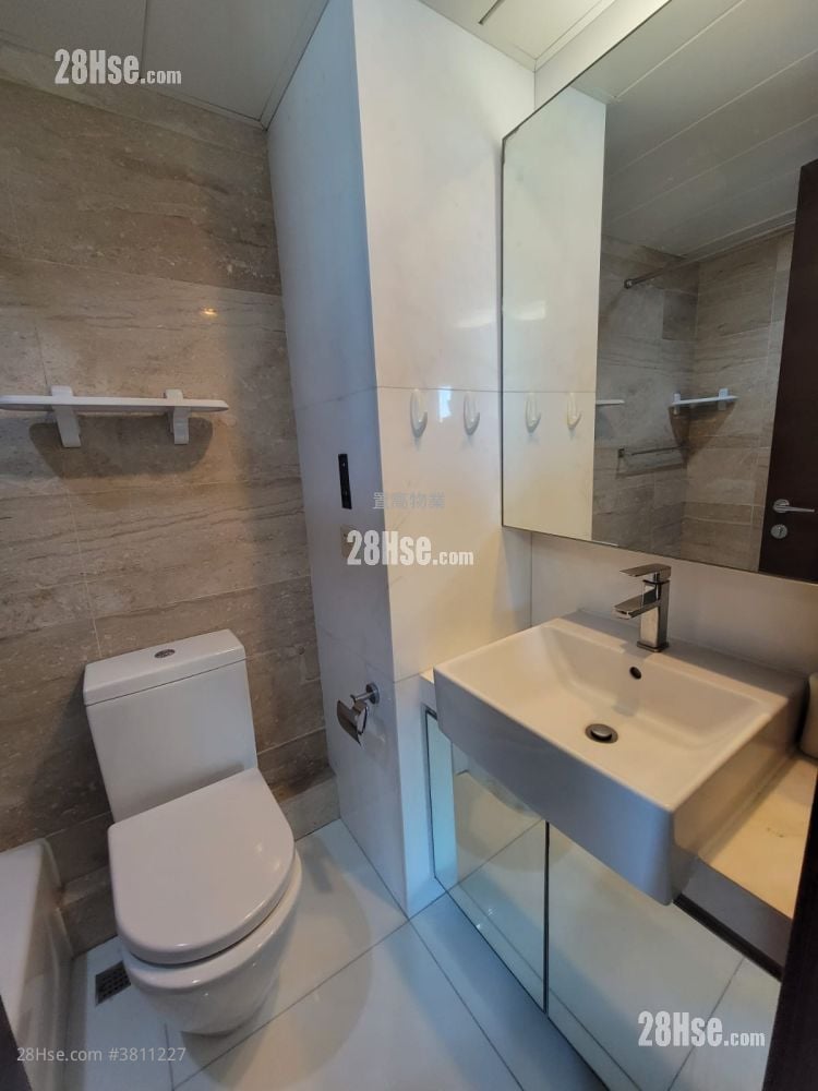 Grand Waterfront Rental 2 Bedrooms , 1 Bathroom 385 ft²