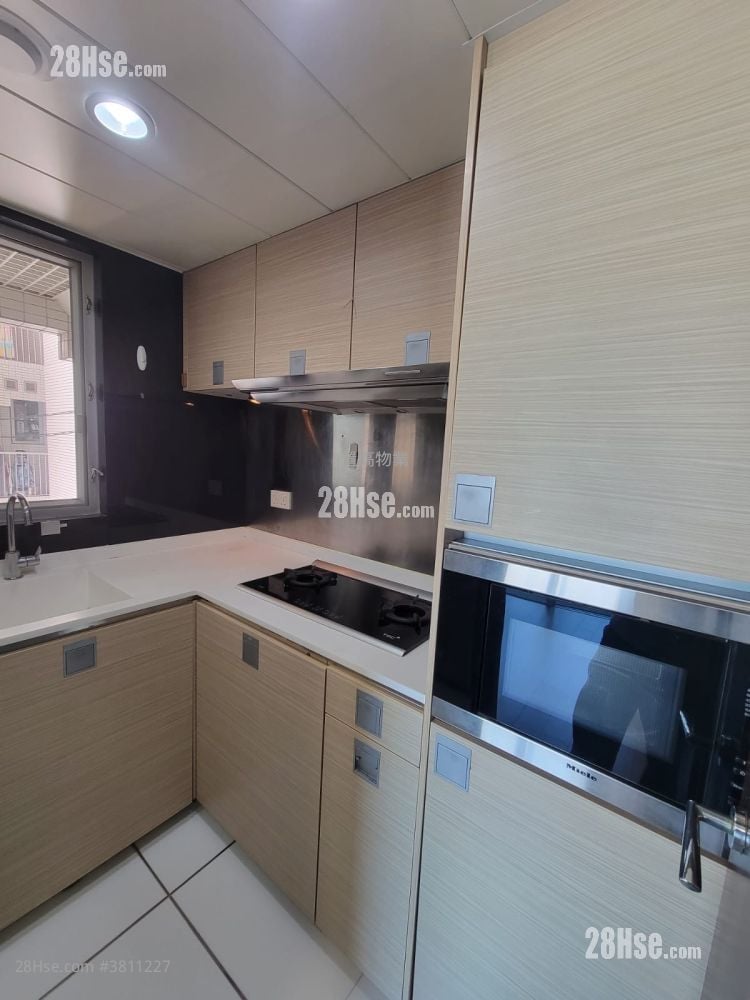 Grand Waterfront Rental 2 Bedrooms , 1 Bathroom 385 ft²