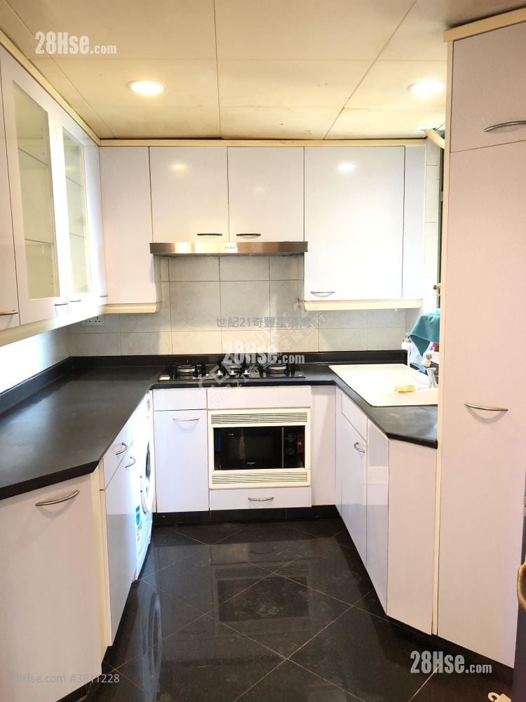 海典居 租盘 3 房 , 2 浴室 1,066 平方尺