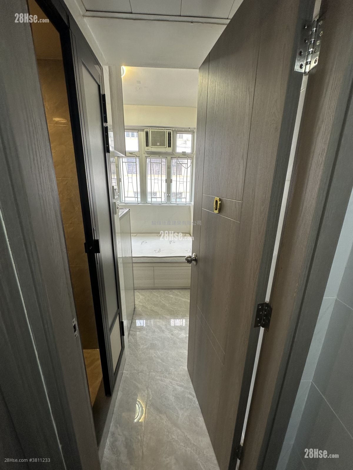 利興大樓 租盤 開放式間隔 , 1 浴室 180 平方呎