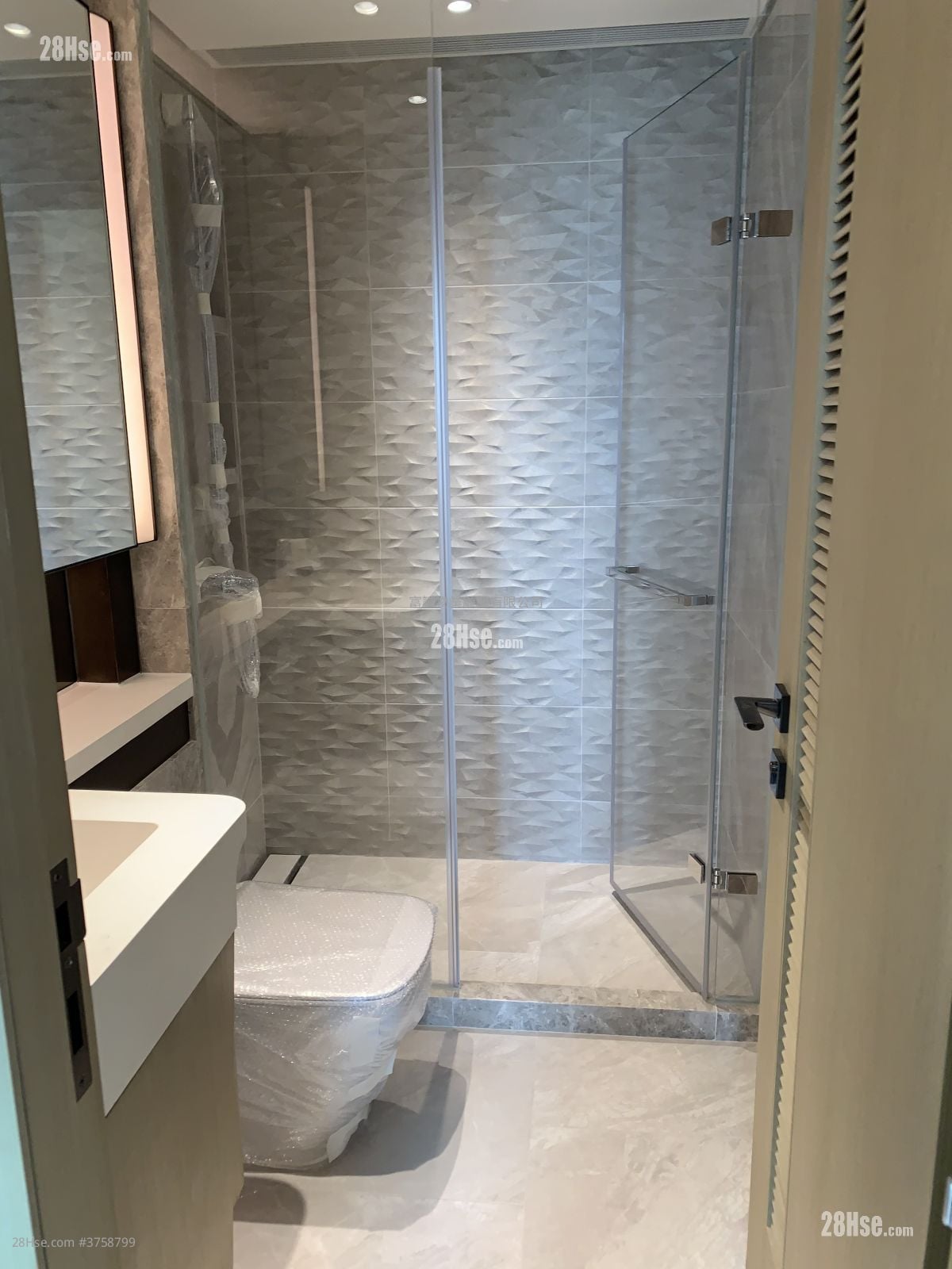 蔚蓝东岸 租盘 2 房 , 1 浴室 520 平方尺