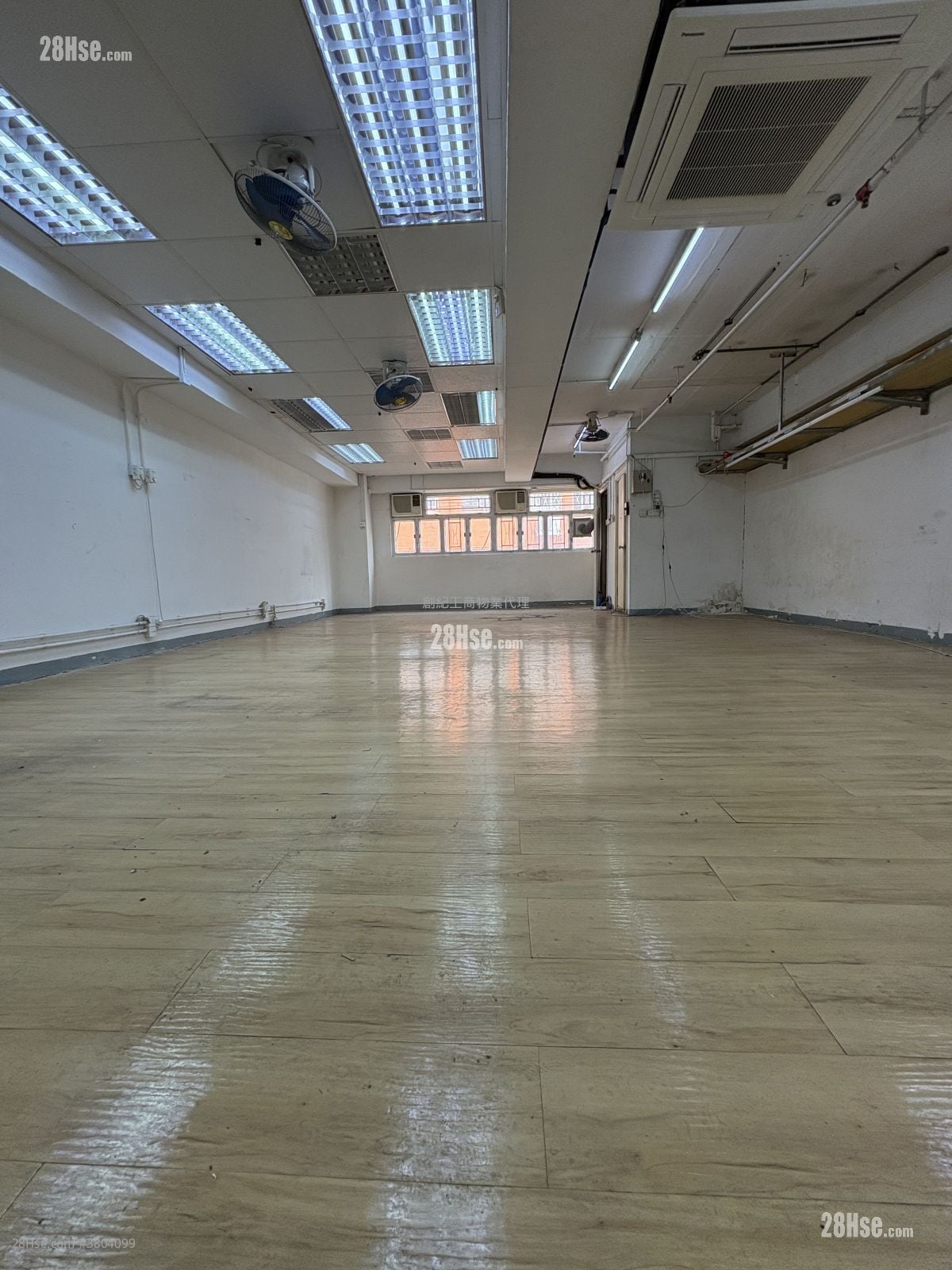 成业工业大厦 租盘 1 厕所 750 平方尺