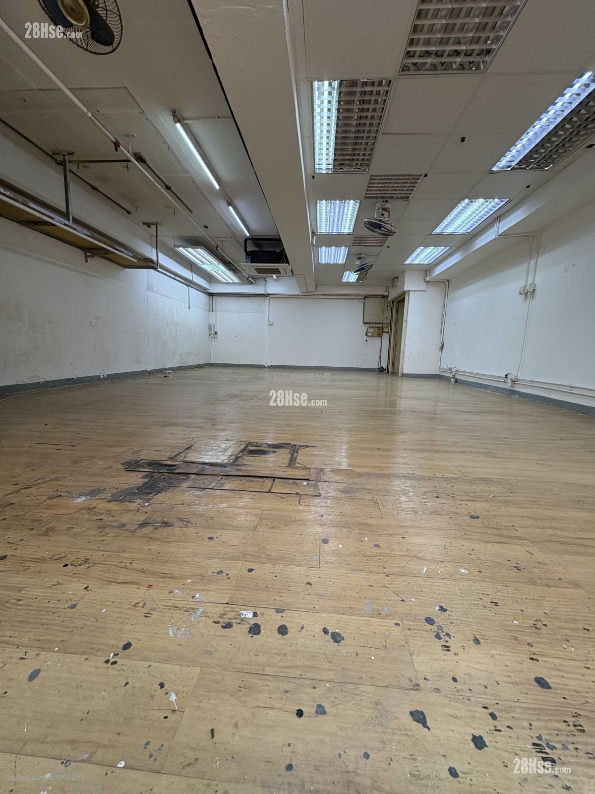 成业工业大厦 租盘 1 厕所 750 平方尺