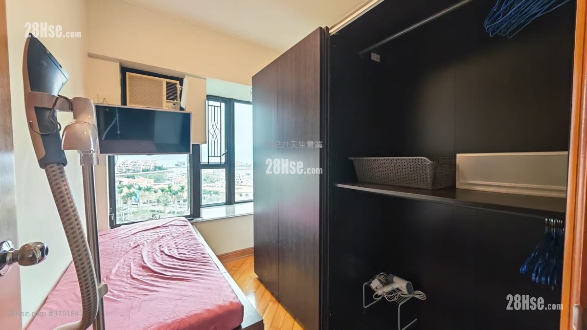 Aegean Coast Rental 4 Bedrooms , 2 Bathrooms 741 ft²