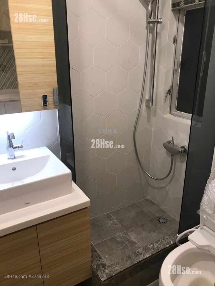 怡宁阁 租盘 2 房 269 平方尺