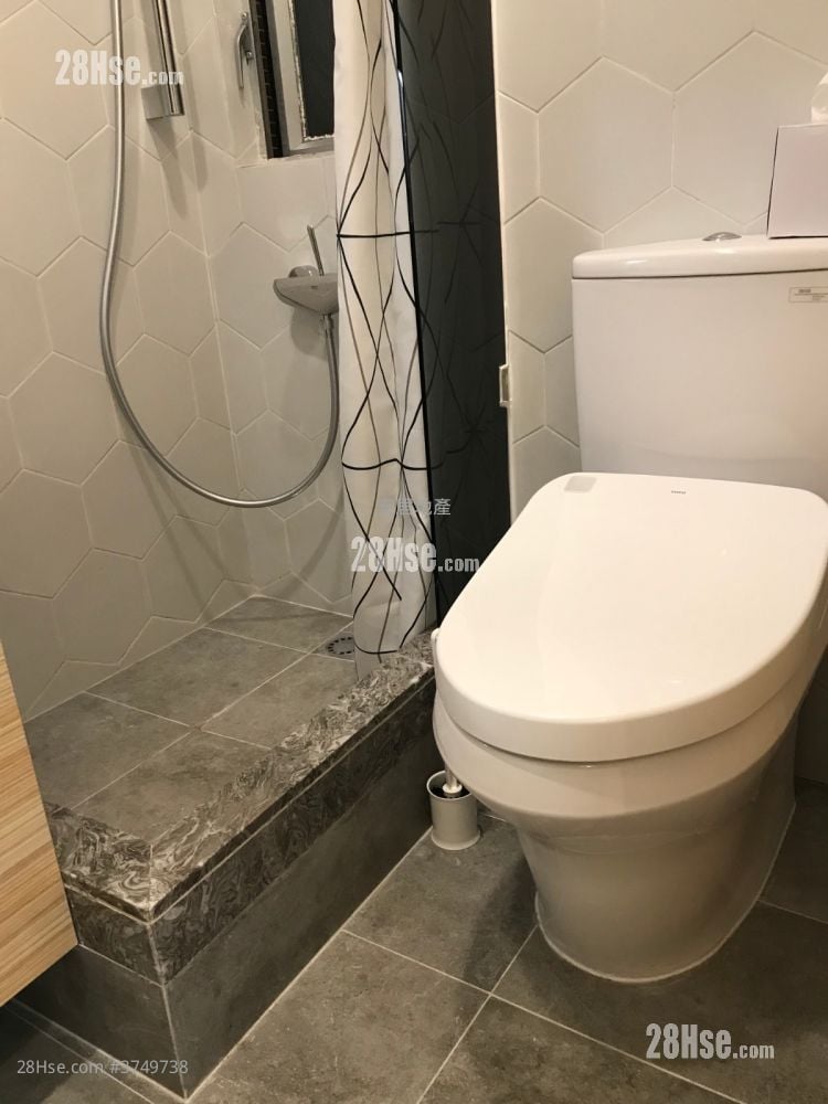 怡宁阁 租盘 2 房 269 平方尺