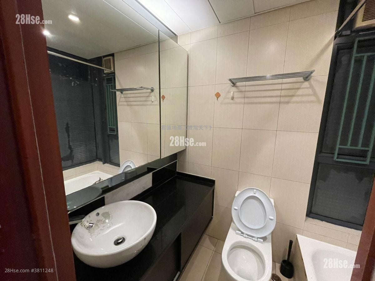 Canaryside Sell 3 Bedrooms , 2 Bathrooms 636 ft²