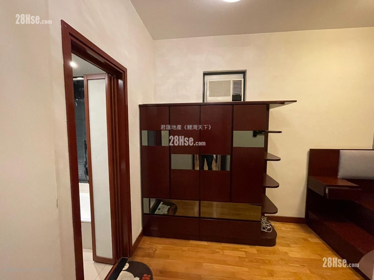 Canaryside Sell 3 Bedrooms , 2 Bathrooms 636 ft²