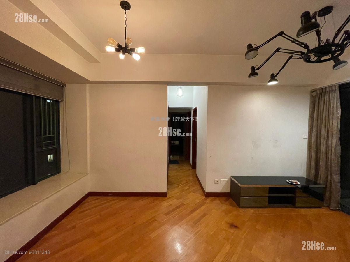 Canaryside Sell 3 Bedrooms , 2 Bathrooms 636 ft²