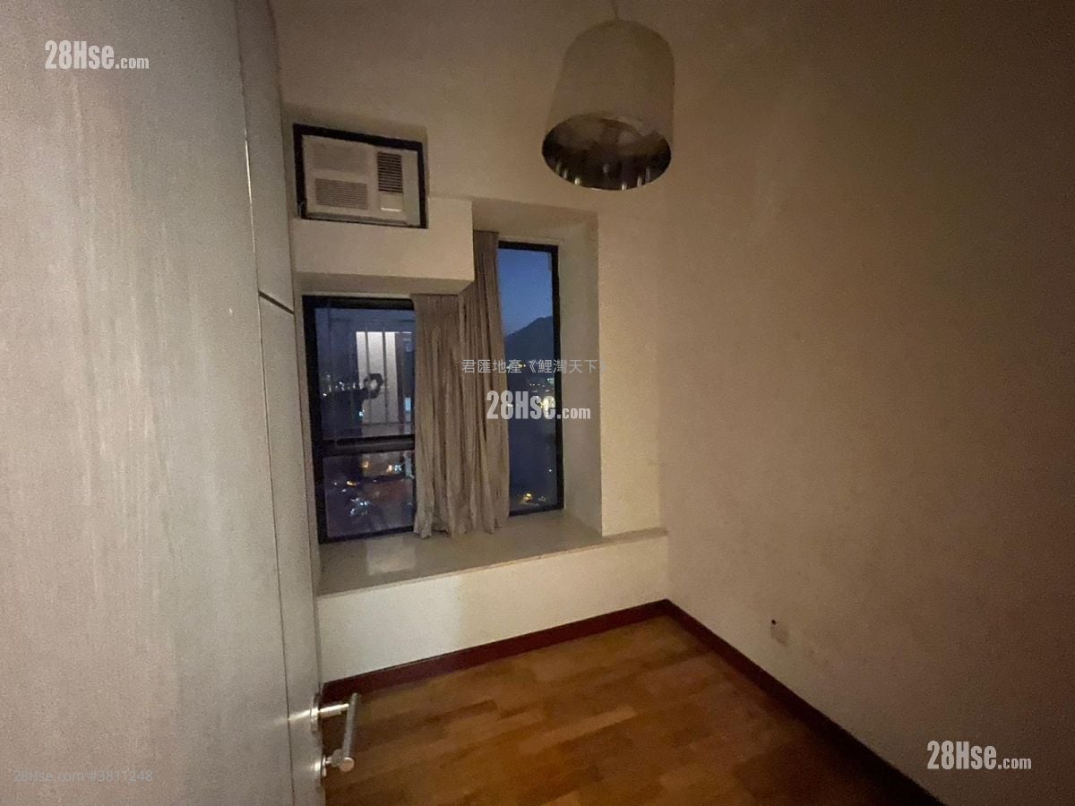 Canaryside Sell 3 Bedrooms , 2 Bathrooms 636 ft²