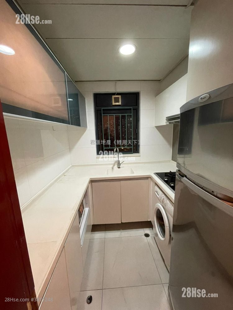 Canaryside Sell 3 Bedrooms , 2 Bathrooms 636 ft²