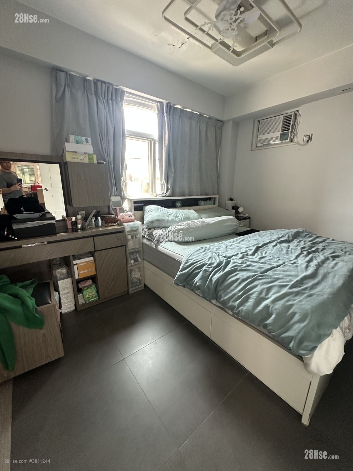 Apartment Rental 3 Bedrooms , 2 Bathrooms 530 ft²