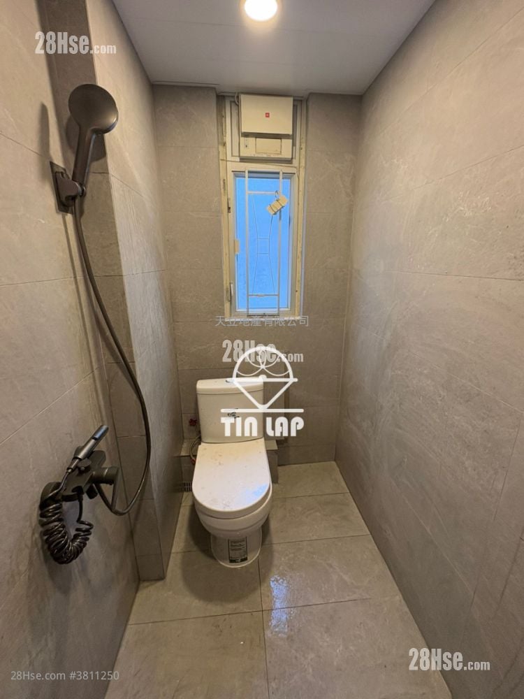 德輔大廈 租盤 開放式間隔 , 1 浴室 235 平方呎