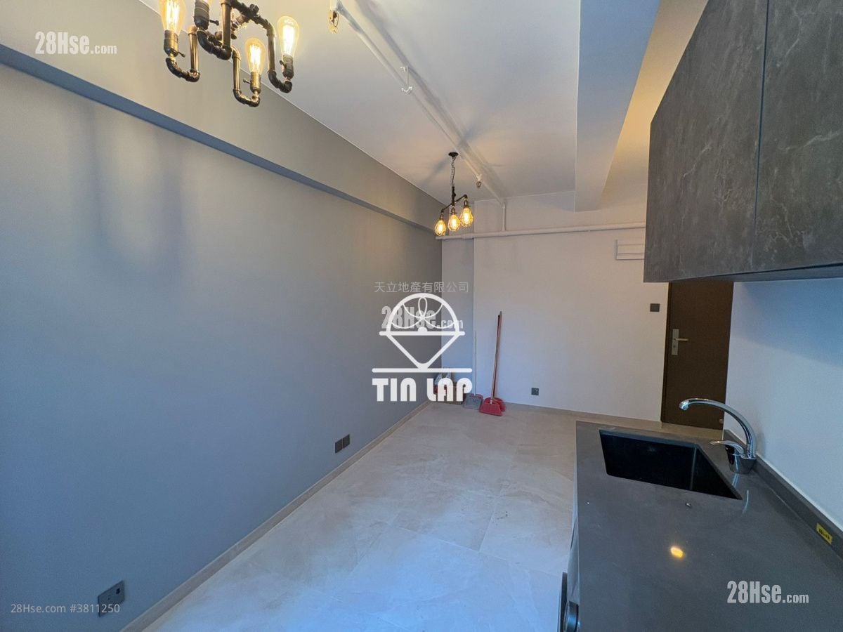 德輔大廈 租盤 開放式間隔 , 1 浴室 235 平方呎