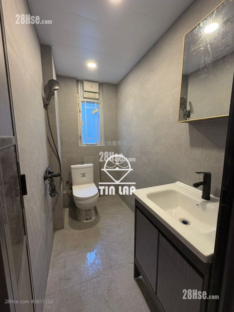 德輔大廈 租盤 開放式間隔 , 1 浴室 235 平方呎