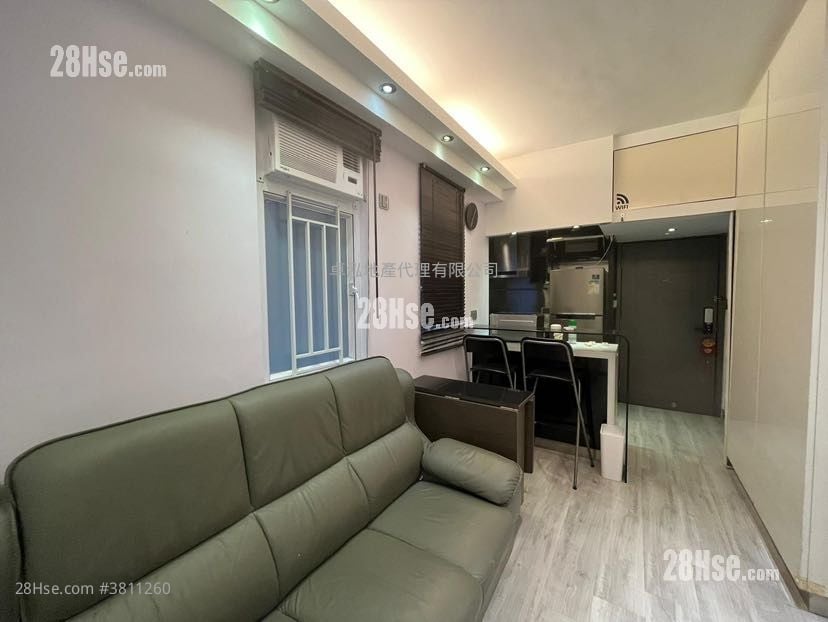 Smithfield Court Sell 2 Bedrooms , 1 Bathroom 330 ft²