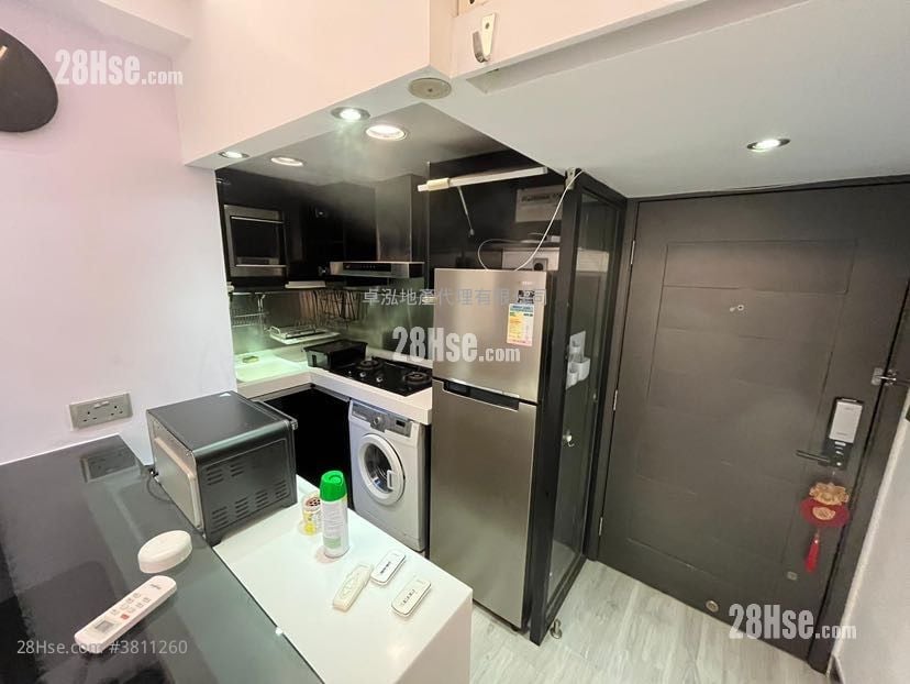 Smithfield Court Sell 2 Bedrooms , 1 Bathroom 330 ft²