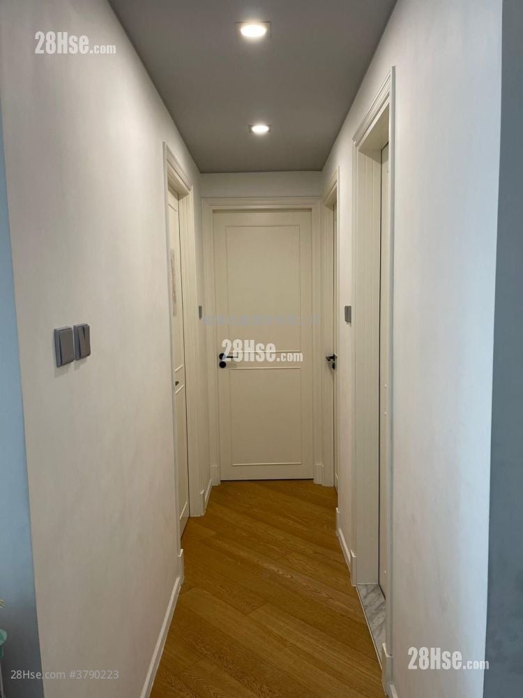 Parc Palais Rental 3 Bedrooms , 2 Bathrooms 829 ft²