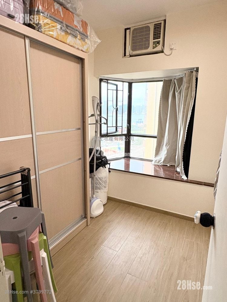 Connaught Garden Sell 2 Bedrooms , 1 Bathroom 334 ft²