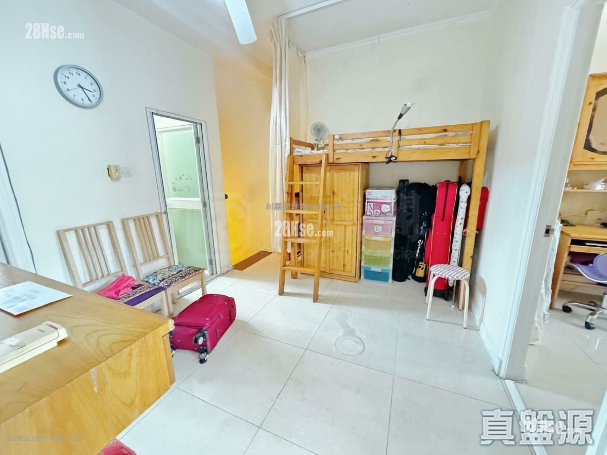 Seasons Villas Sell 4 Bedrooms , 3 Bathrooms 1,132 ft²