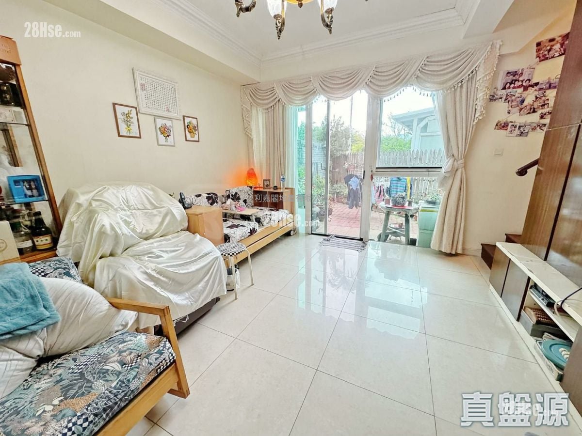 Seasons Villas Sell 4 Bedrooms , 3 Bathrooms 1,132 ft²