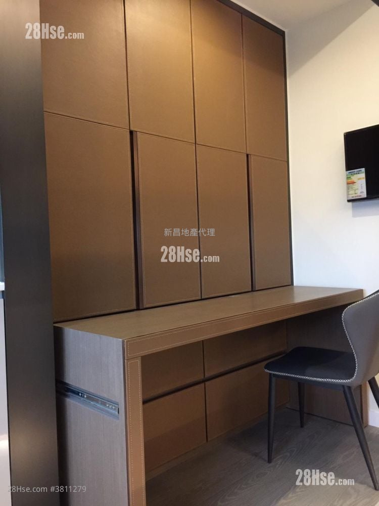 Enchantee Sell Studio , 1 Bathroom 169 ft²