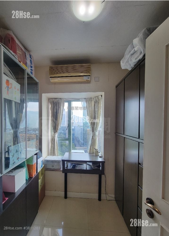 港景峰 售盤 3 房 , 2 浴室 817 平方呎