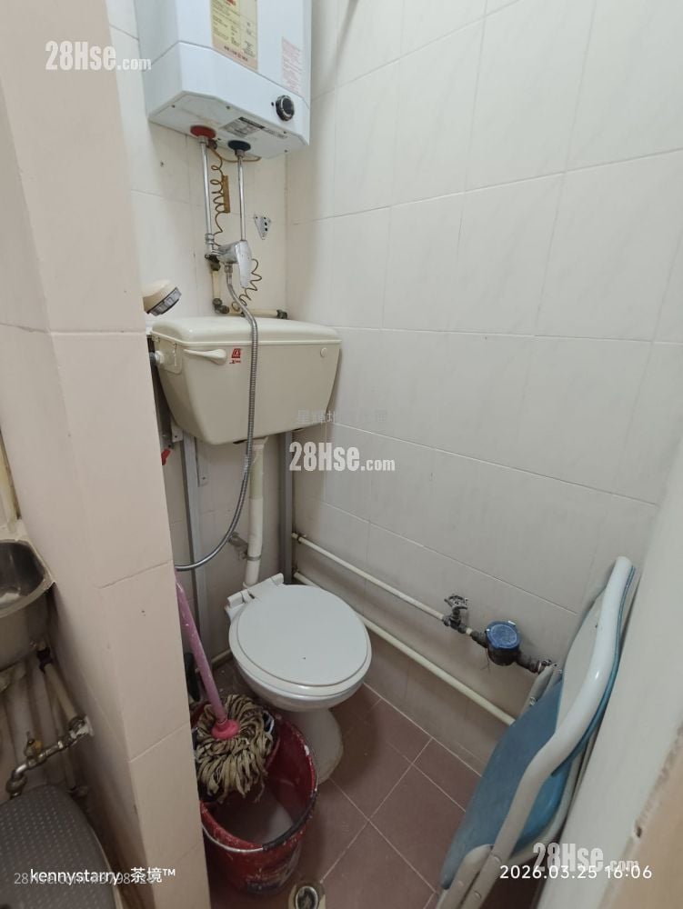 工人房: 更有租金只需4000元（如工人房所示）的电梯洋楼套房出租；