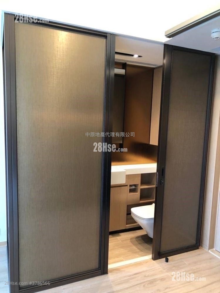 Cetus Square Mile Rental Studio 194 ft²