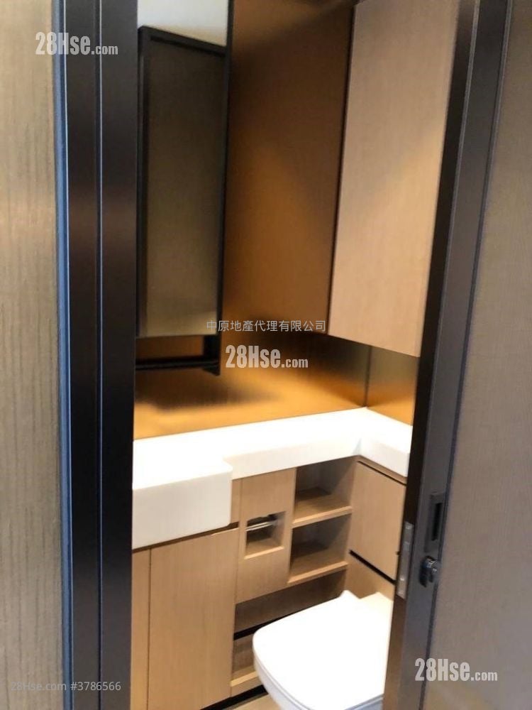 Cetus Square Mile Rental Studio 194 ft²