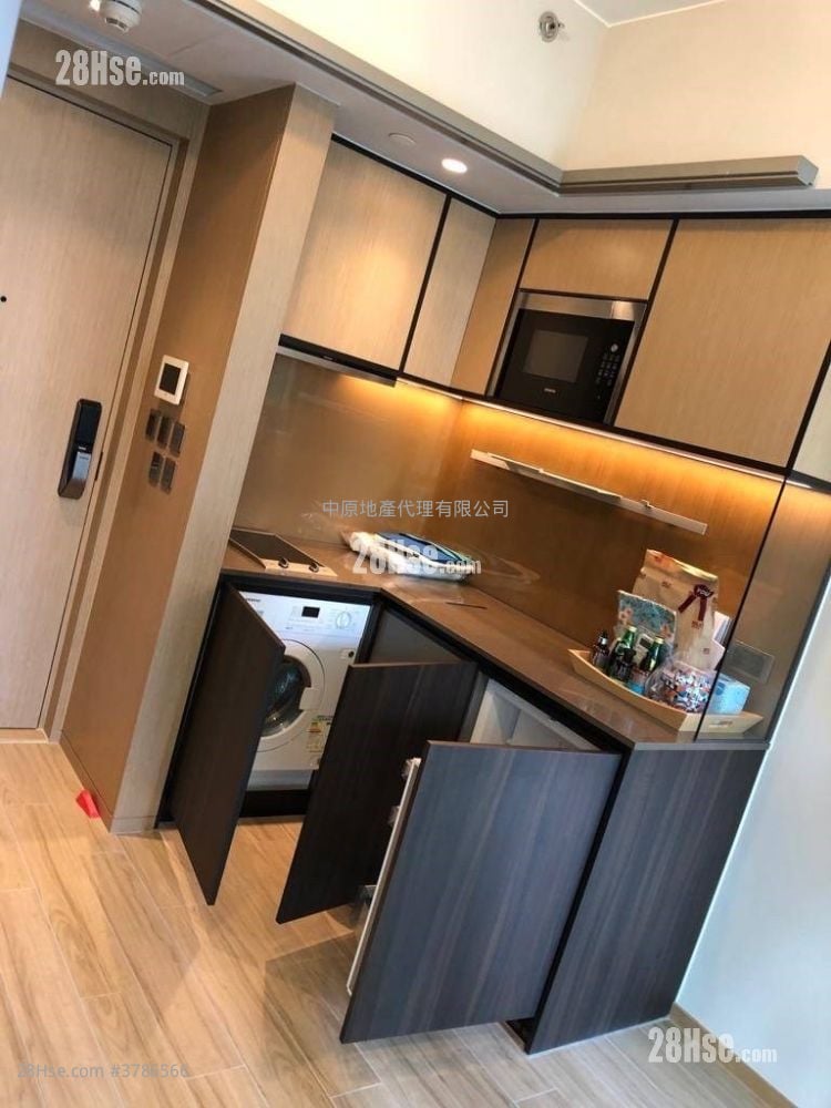 Cetus Square Mile Rental Studio 194 ft²