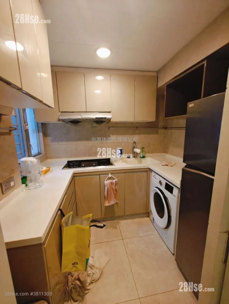 kitchen: Riviera Gardens Sell 3 Bedrooms , 2 Bathrooms 700 ft²