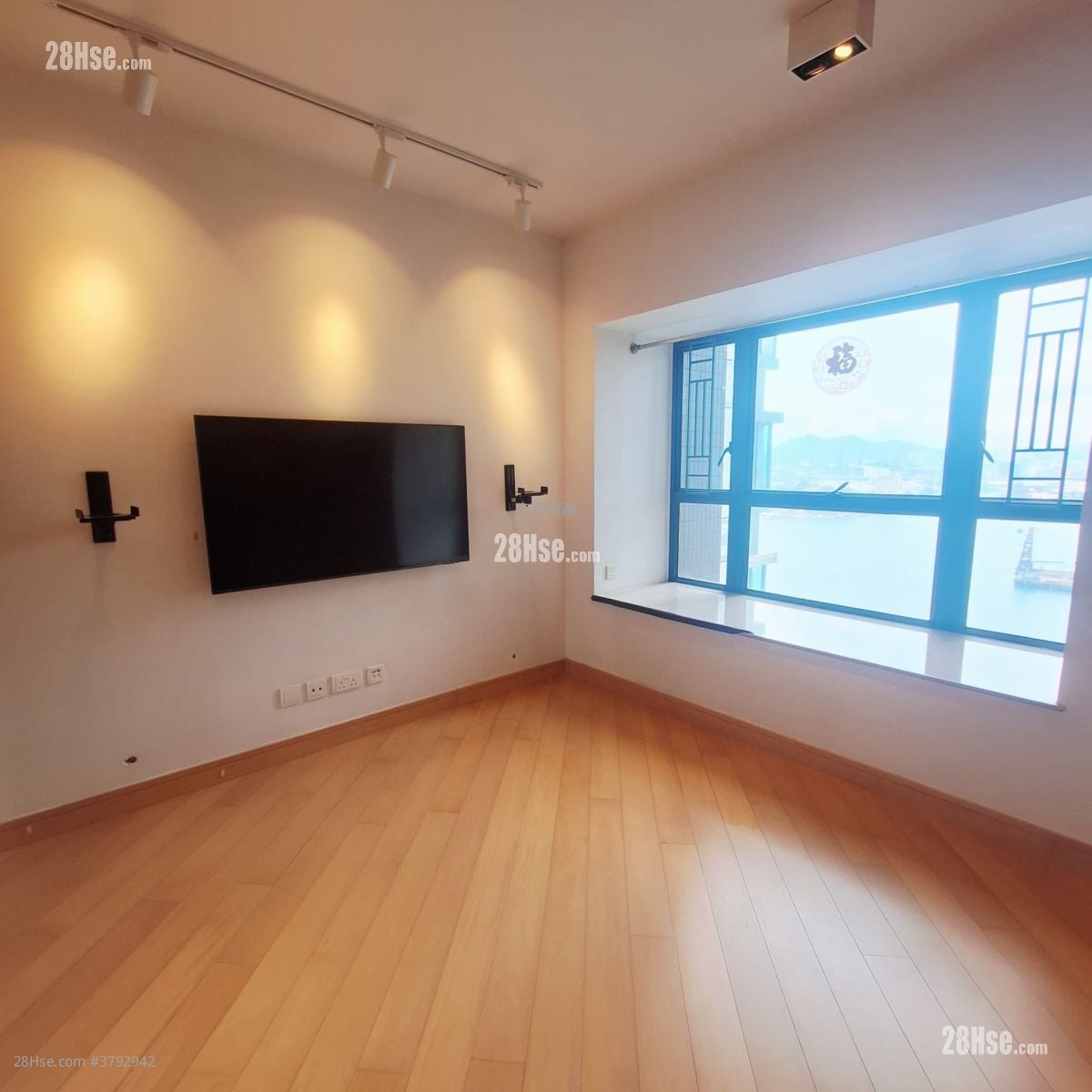 The Long Beach Sell 2 Bedrooms , 1 Bathroom 564 ft²