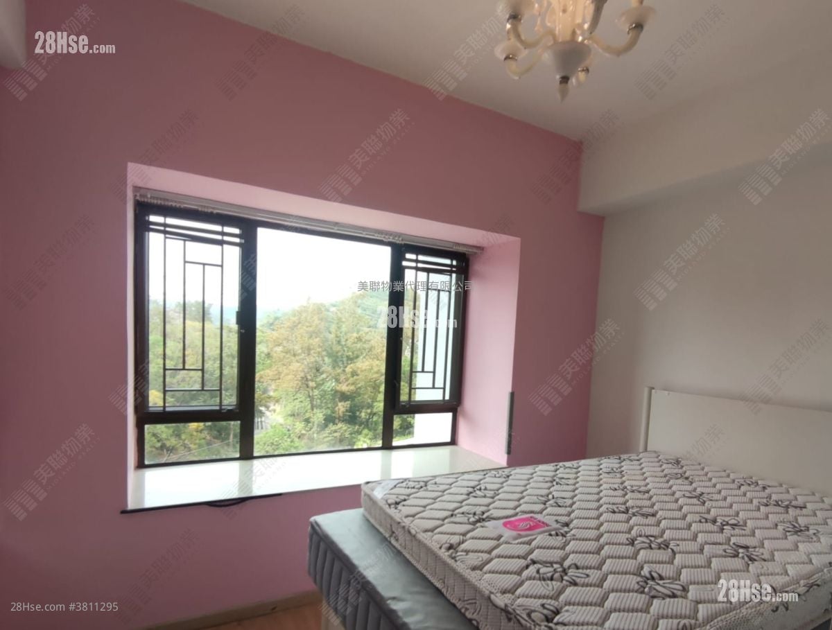 华景山庄 售盘 3 房 , 2 浴室 637 平方尺